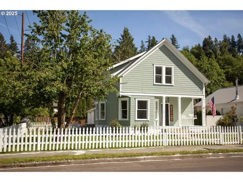 122 Center Street Oregon City OR 97045