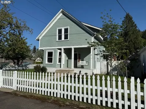 122 Center Street Oregon City OR 97045