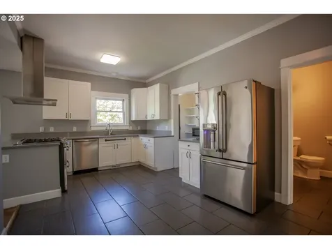 122 Center Street Oregon City OR 97045