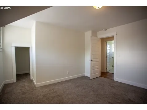 122 Center Street Oregon City OR 97045