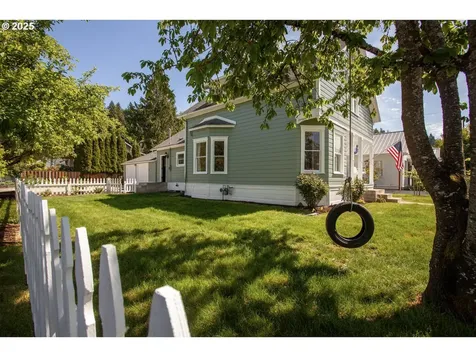 122 Center Street Oregon City OR 97045