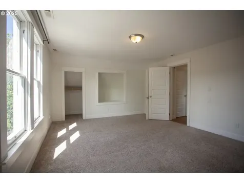 122 Center Street Oregon City OR 97045