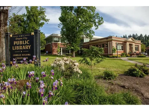 122 Center Street Oregon City OR 97045