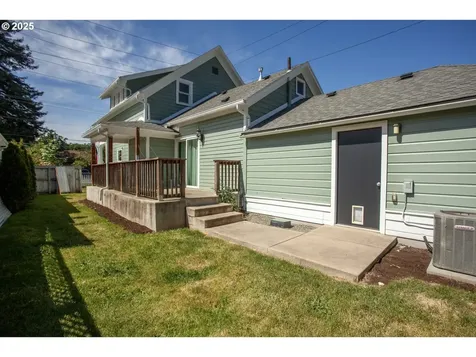 122 Center Street Oregon City OR 97045