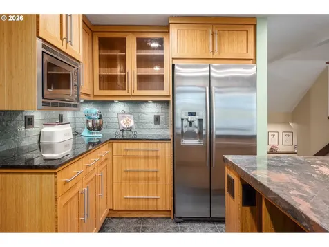 4330 N Shasta Loop Eugene OR 97405