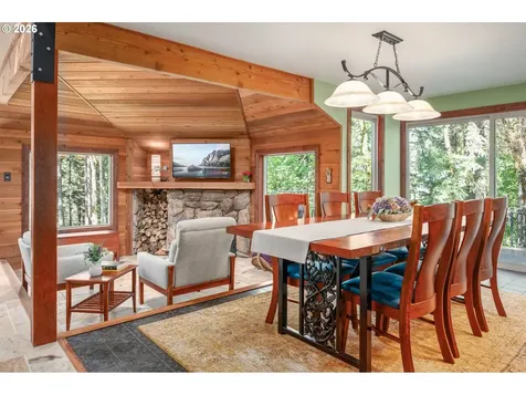 4330 N Shasta Loop Eugene OR 97405