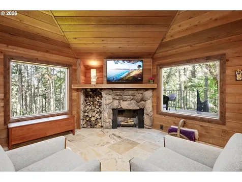4330 N Shasta Loop Eugene OR 97405