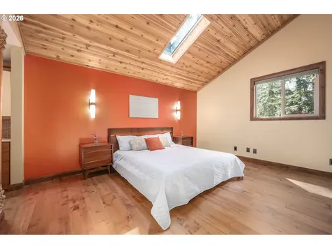 4330 N Shasta Loop Eugene OR 97405