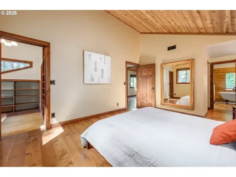 4330 N Shasta Loop Eugene OR 97405