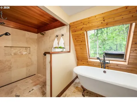 4330 N Shasta Loop Eugene OR 97405