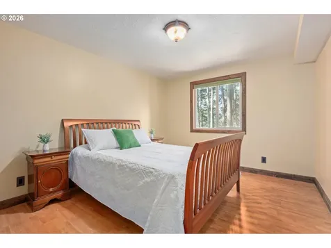 4330 N Shasta Loop Eugene OR 97405