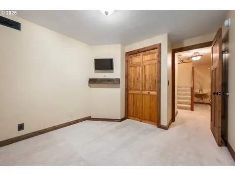 4330 N Shasta Loop Eugene OR 97405