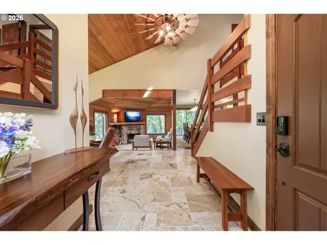4330 N Shasta Loop Eugene OR 97405