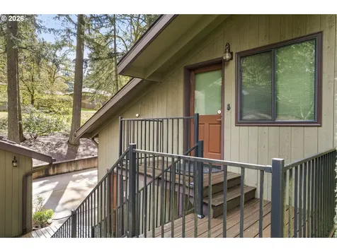 4330 N Shasta Loop Eugene OR 97405