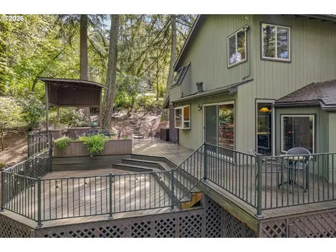 4330 N Shasta Loop Eugene OR 97405
