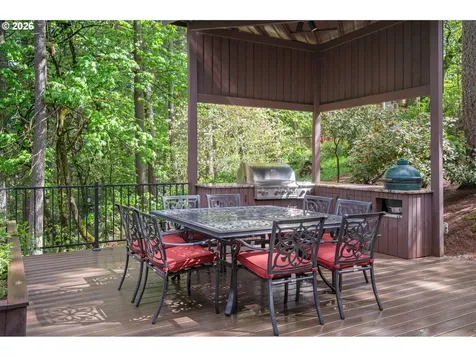 4330 N Shasta Loop Eugene OR 97405