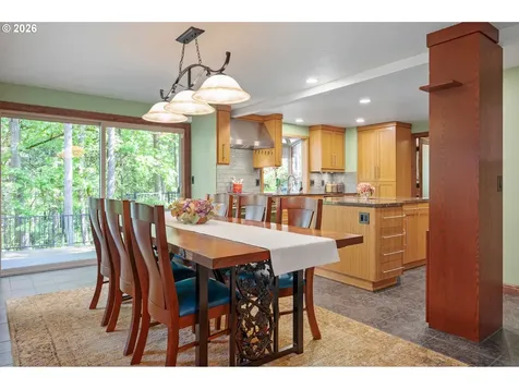 4330 N Shasta Loop Eugene OR 97405