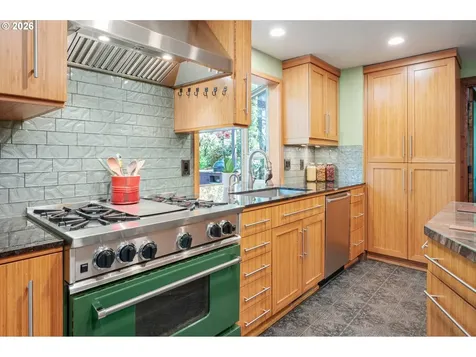 4330 N Shasta Loop Eugene OR 97405