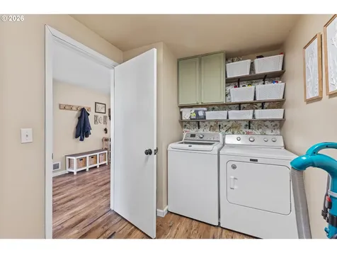 2713 Oak Street North Bend OR 97459
