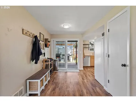 2713 Oak Street North Bend OR 97459