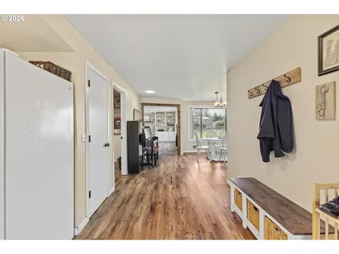 2713 Oak Street North Bend OR 97459