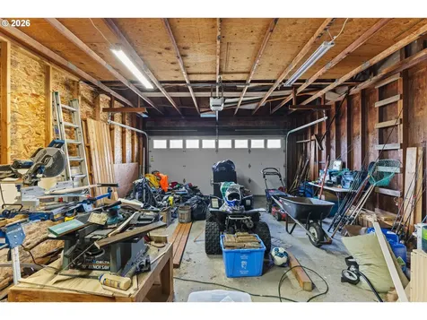 2713 Oak Street North Bend OR 97459