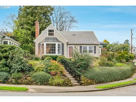 606 SW Evans Street Portland OR 97219
