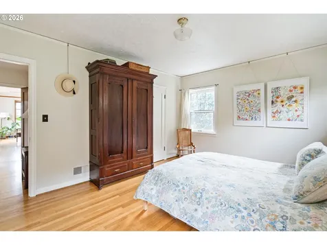 606 SW Evans Street Portland OR 97219