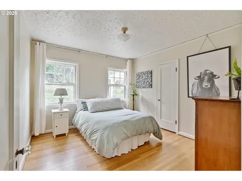 606 SW Evans Street Portland OR 97219