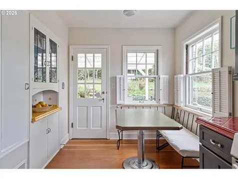 606 SW Evans Street Portland OR 97219