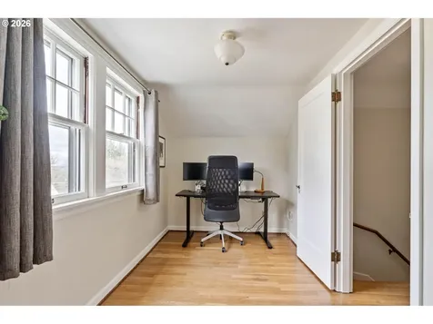 606 SW Evans Street Portland OR 97219