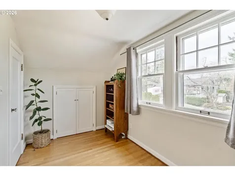 606 SW Evans Street Portland OR 97219