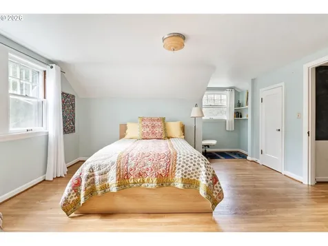 606 SW Evans Street Portland OR 97219
