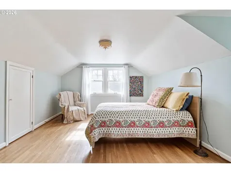 606 SW Evans Street Portland OR 97219