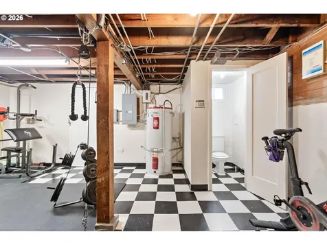 606 SW Evans Street Portland OR 97219