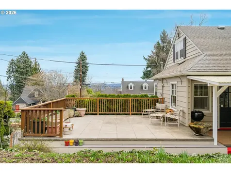606 SW Evans Street Portland OR 97219