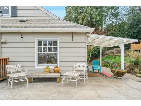 606 SW Evans Street Portland OR 97219