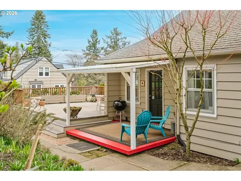 606 SW Evans Street Portland OR 97219