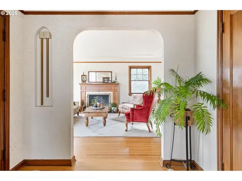 606 SW Evans Street Portland OR 97219