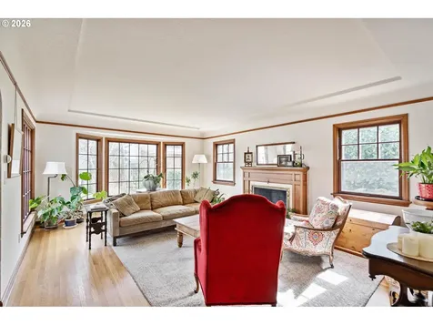 606 SW Evans Street Portland OR 97219