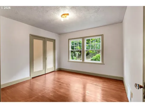 6134 E Burnside Street Portland OR 97215