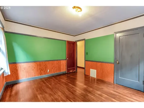 6134 E Burnside Street Portland OR 97215
