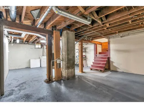 6134 E Burnside Street Portland OR 97215