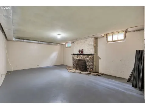 6134 E Burnside Street Portland OR 97215