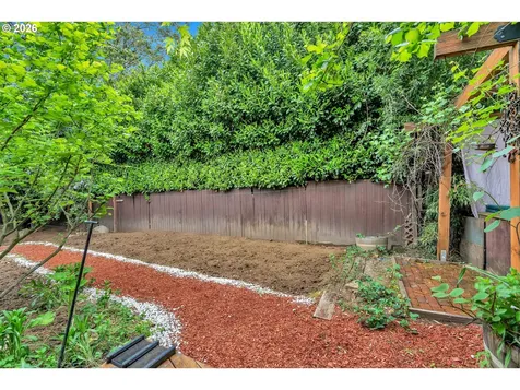 6134 E Burnside Street Portland OR 97215