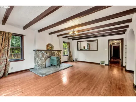 6134 E Burnside Street Portland OR 97215