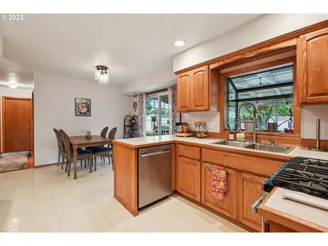 2235 SE 185th Avenue Portland OR 97233