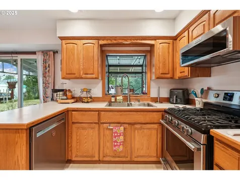 2235 SE 185th Avenue Portland OR 97233