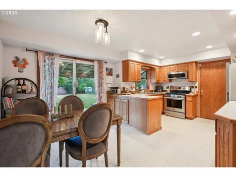 2235 SE 185th Avenue Portland OR 97233