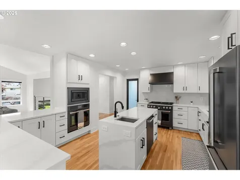 5619 SW Windsor Court Portland OR 97221